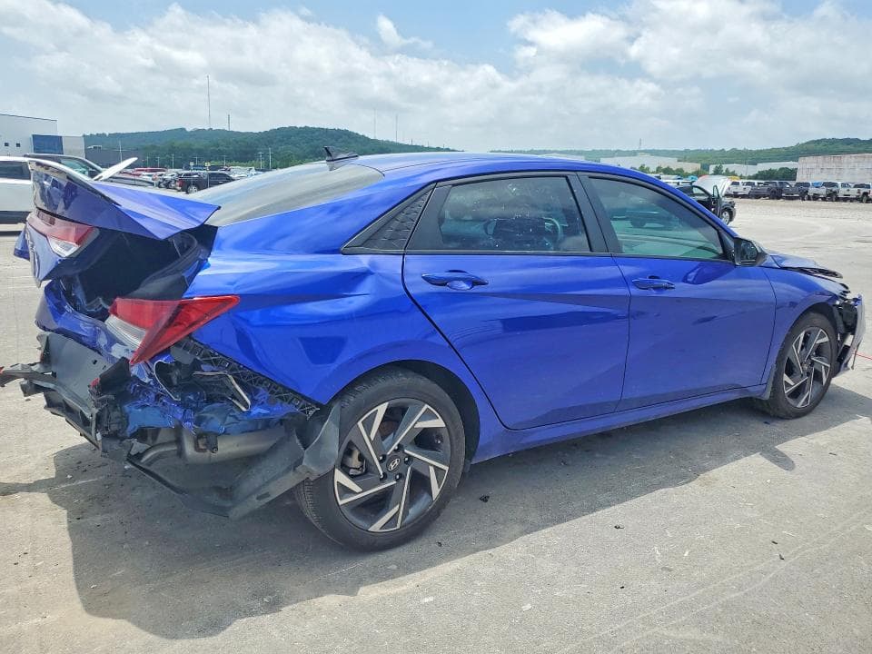 2025 HYUNDAI ELANTRA SEL SPORT 3