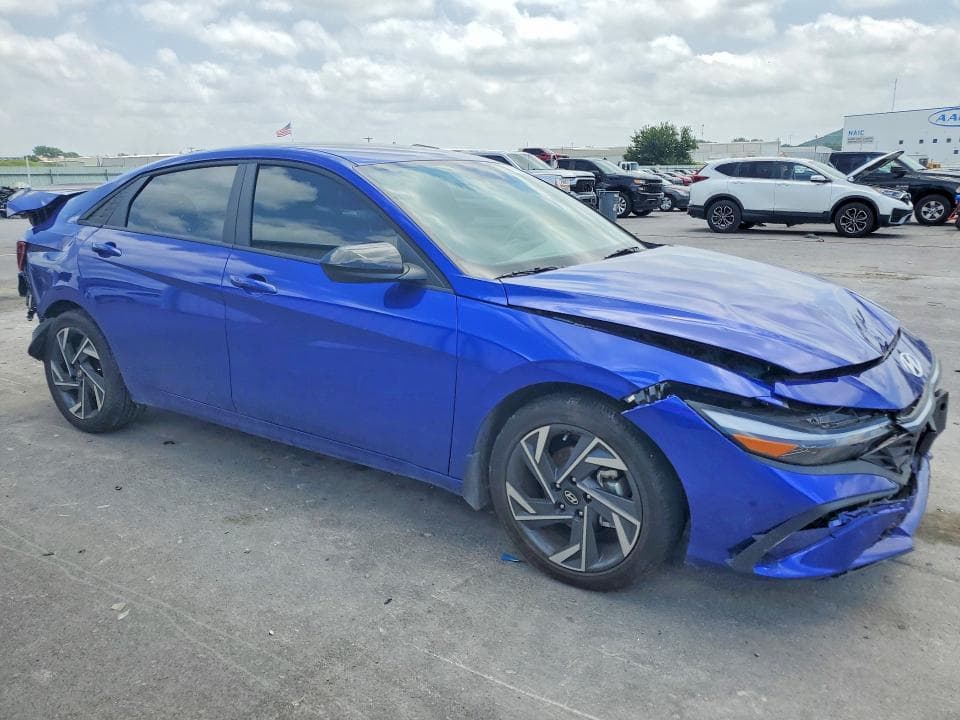 2025 HYUNDAI ELANTRA SEL SPORT 4