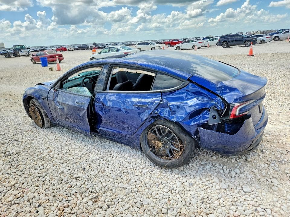 2026 TESLA MODEL 3 2