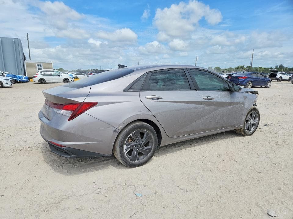 2021 HYUNDAI ELANTRA SEL 3