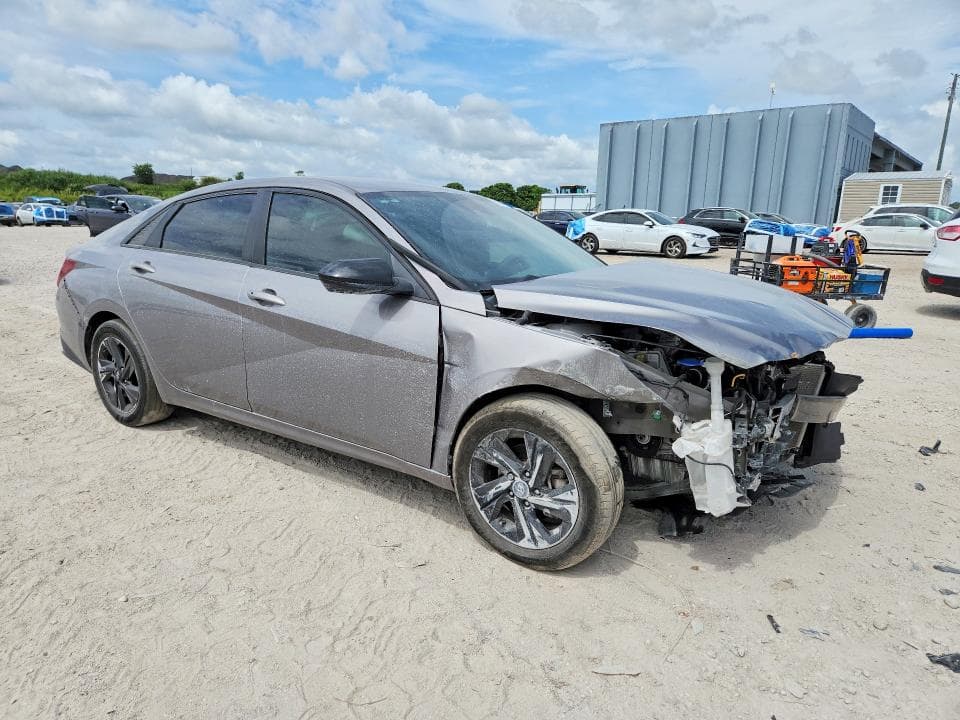 2021 HYUNDAI ELANTRA SEL 4