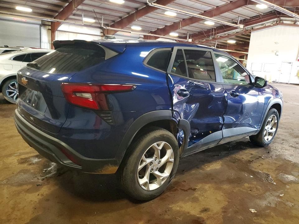 2024 CHEVROLET TRAX LS 3