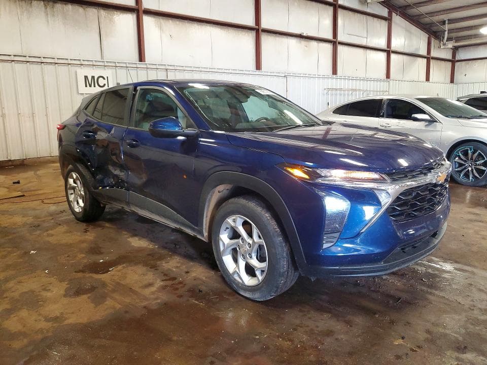 2024 CHEVROLET TRAX LS 4