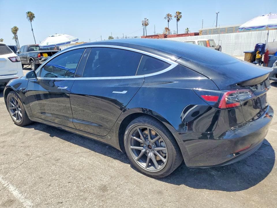2018 TESLA MODEL 3 2