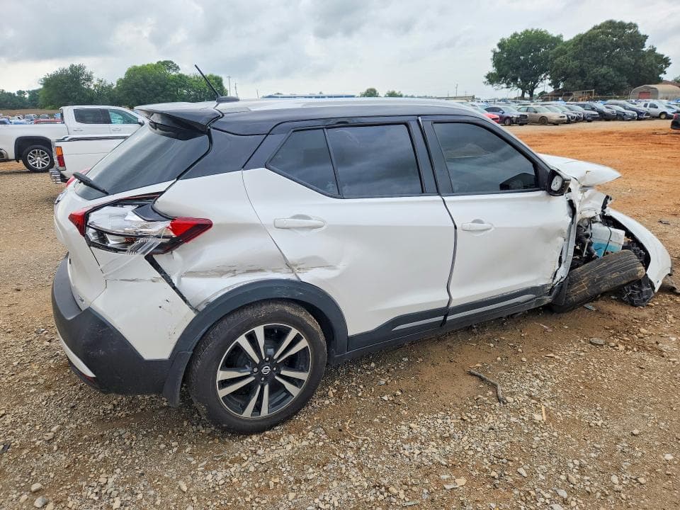 2019 NISSAN KICKS SR 3