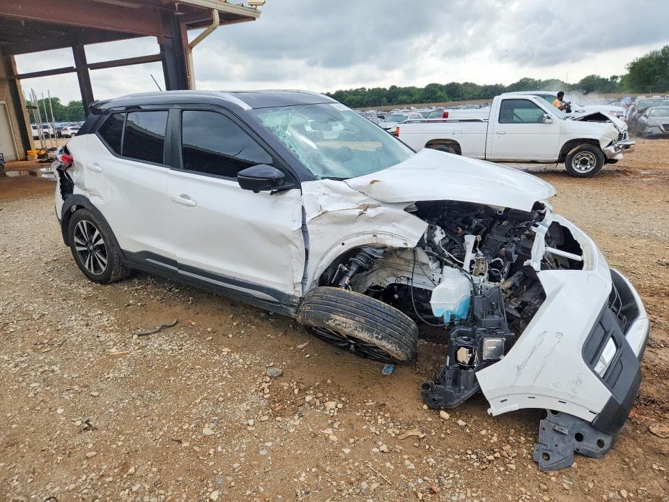 2019 NISSAN KICKS SR 4
