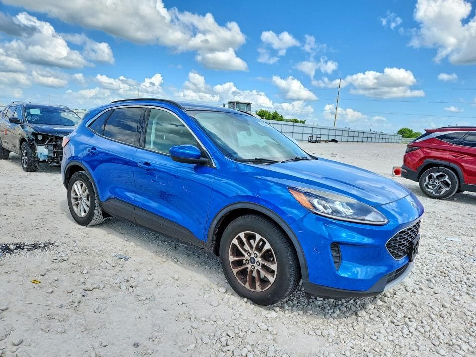 2021 FORD ESCAPE SE 4