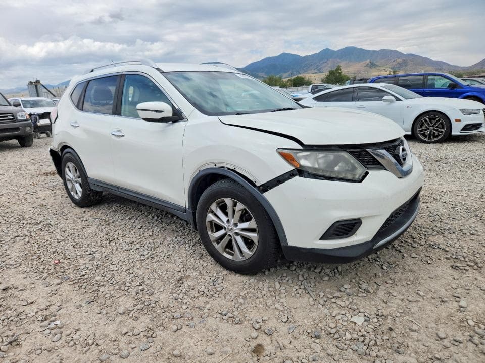 2016 NISSAN ROGUE SV 4