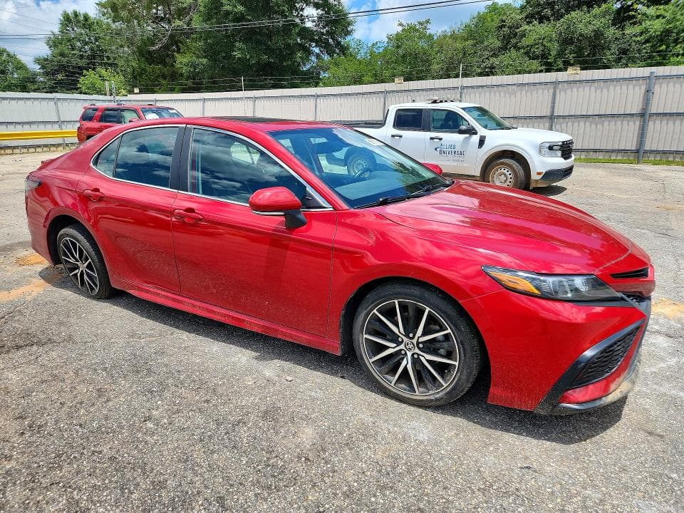 2021 TOYOTA CAMRY SE 4