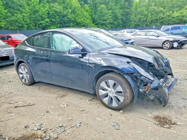 2023 TESLA MODEL Y 4