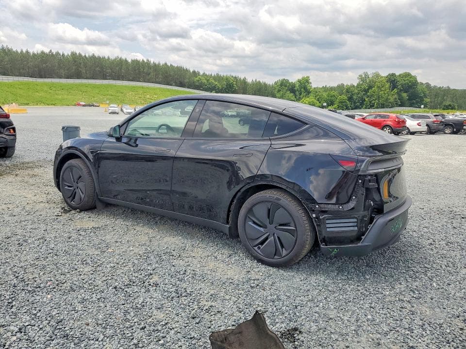 2026 TESLA MODEL Y 2