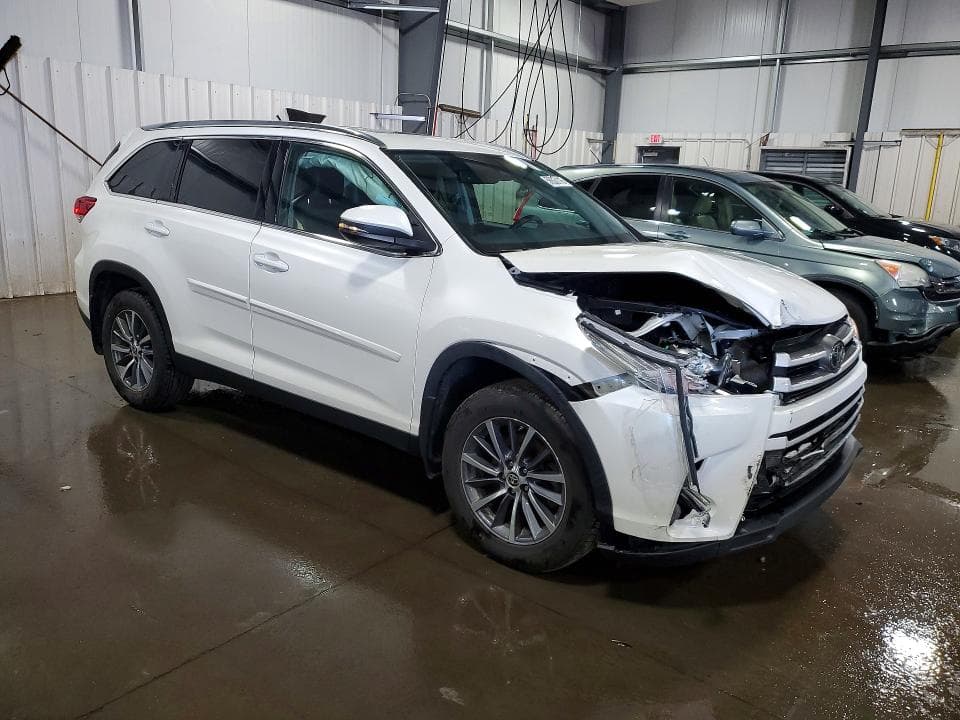 2019 TOYOTA HIGHLANDER XLE XLE 4