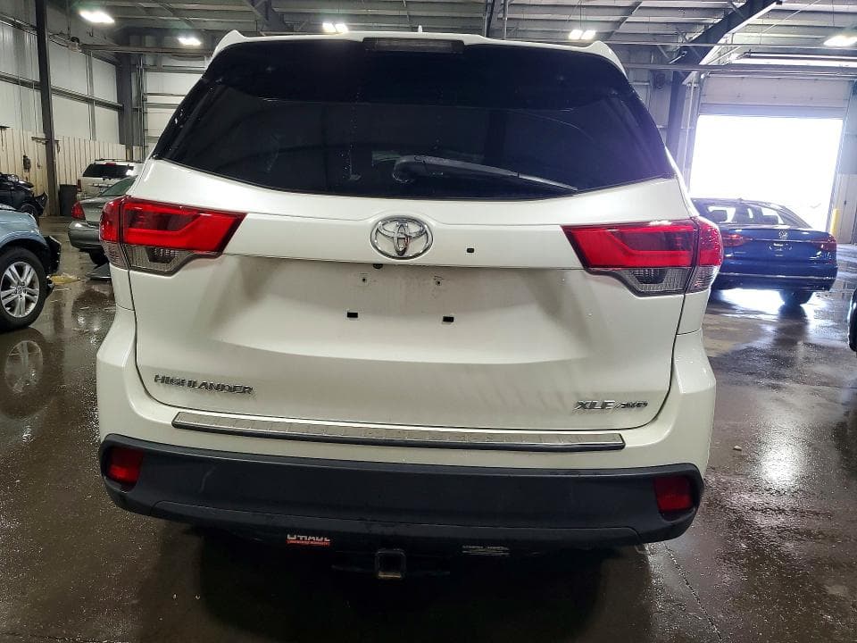 2019 TOYOTA HIGHLANDER XLE XLE 6