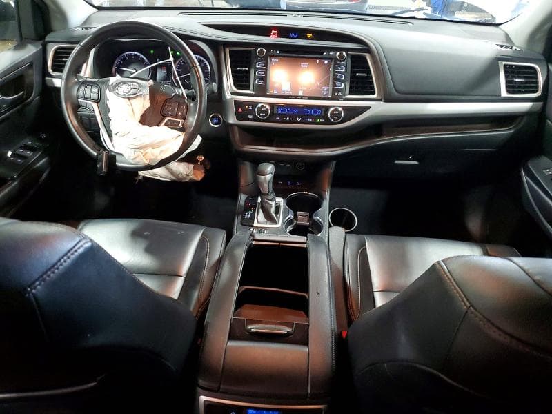 2019 TOYOTA HIGHLANDER XLE XLE 8