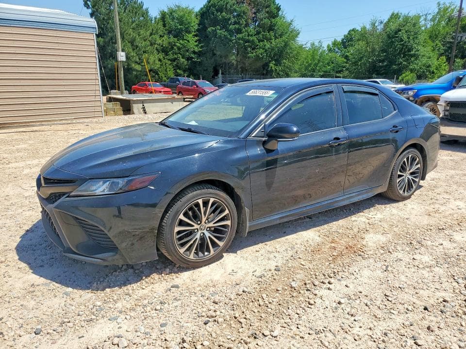 2018 TOYOTA CAMRY SE - 1