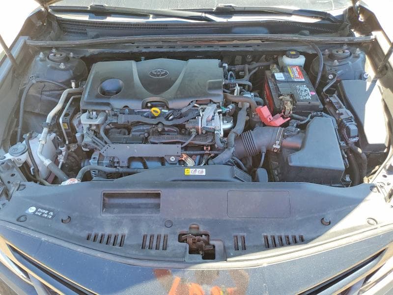 2018 TOYOTA CAMRY SE 11