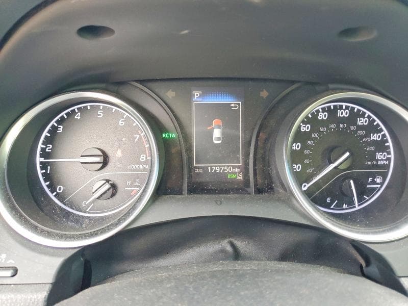 2018 TOYOTA CAMRY SE 9