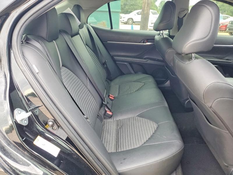 2018 TOYOTA CAMRY SE 10
