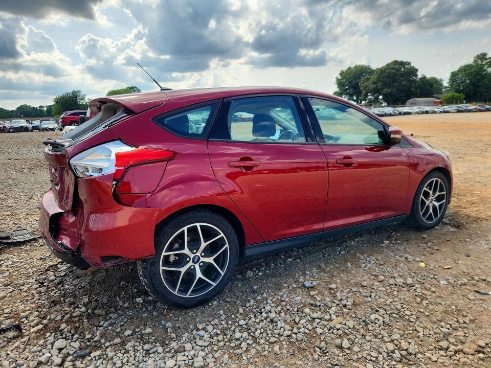 2017 FORD FOCUS SEL 3