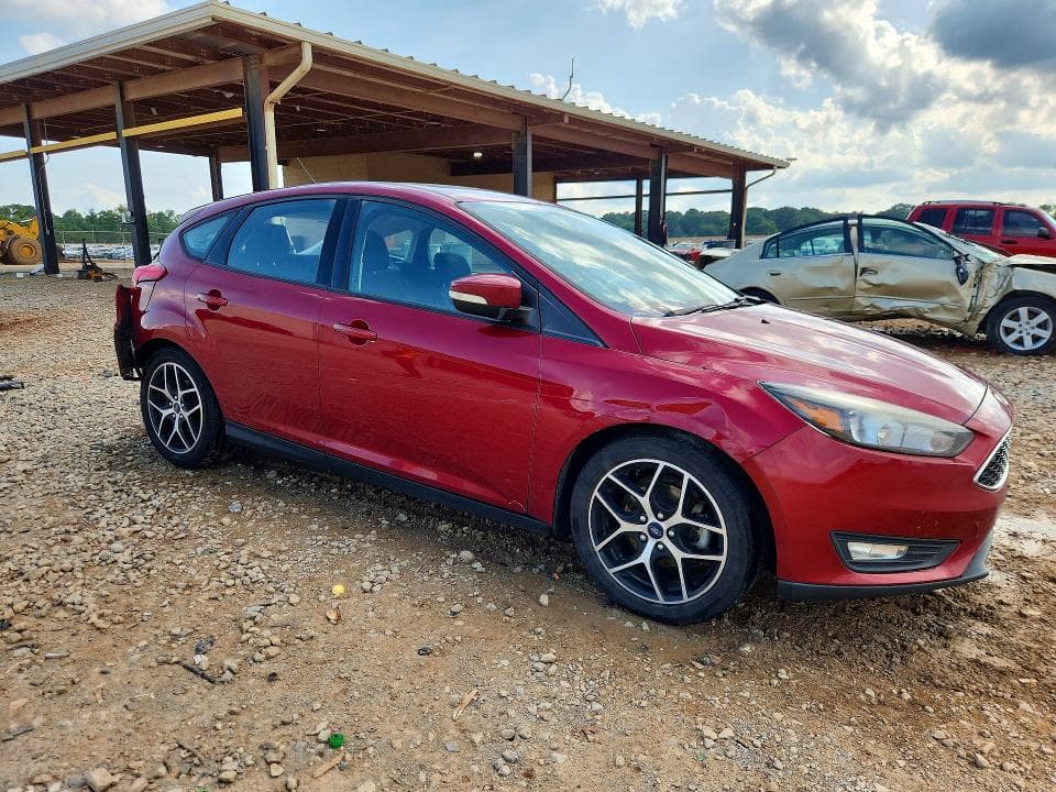 2017 FORD FOCUS SEL 4