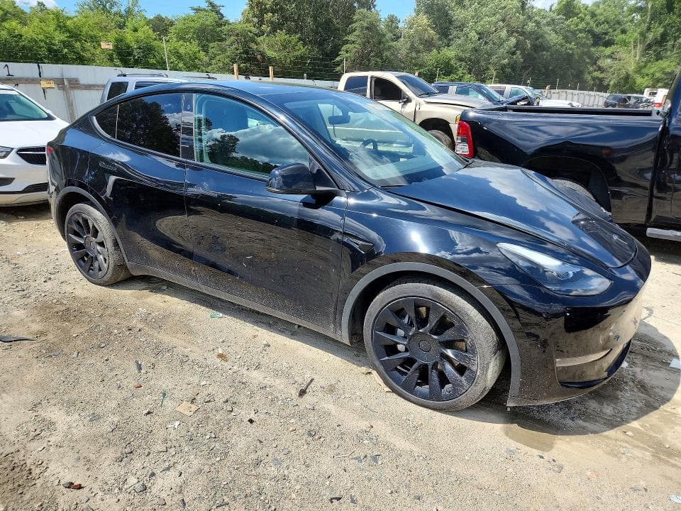 2023 TESLA MODEL Y 4