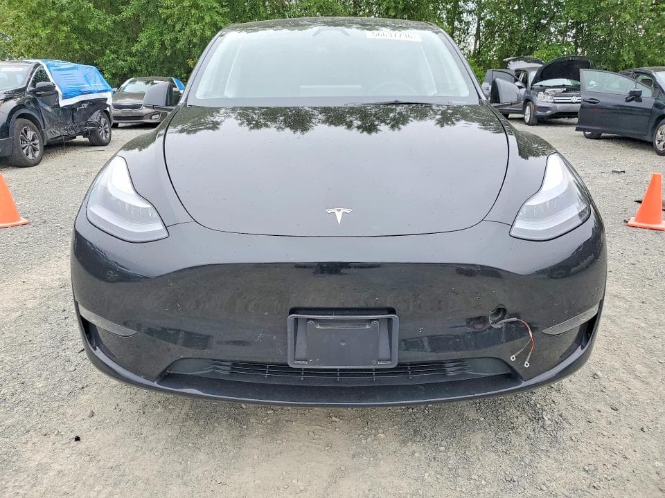 2025 TESLA MODEL Y 5