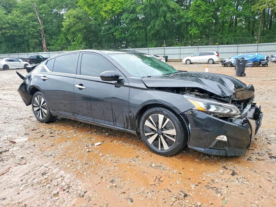 2022 NISSAN ALTIMA SV 4