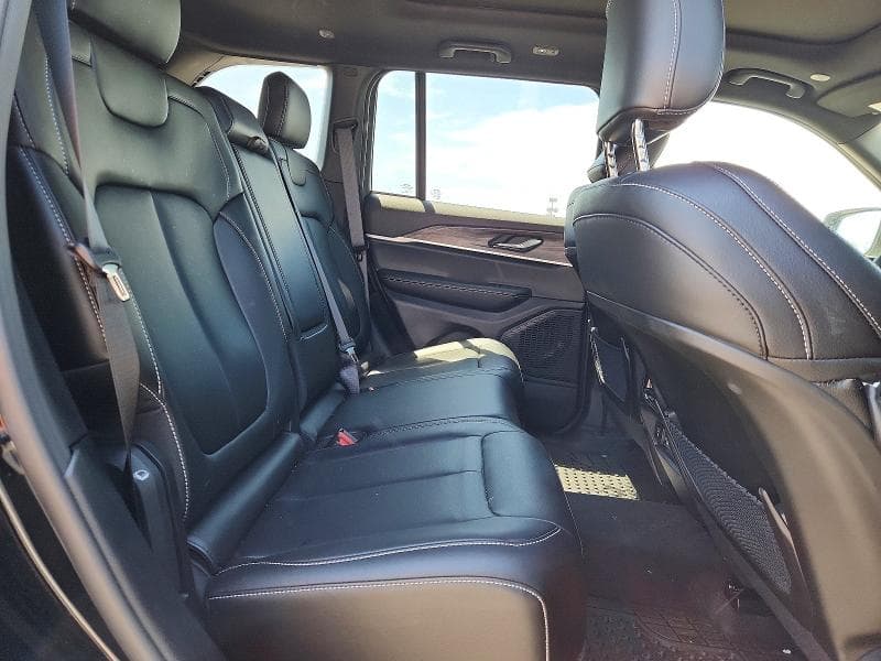 2025 JEEP GRAND CHEROKEE LIMITED 11