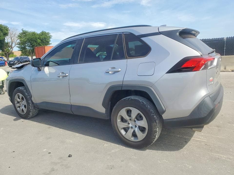 2021 TOYOTA RAV4 LE 2