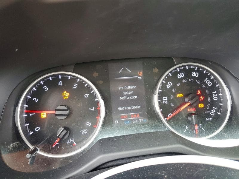 2021 TOYOTA RAV4 LE 9