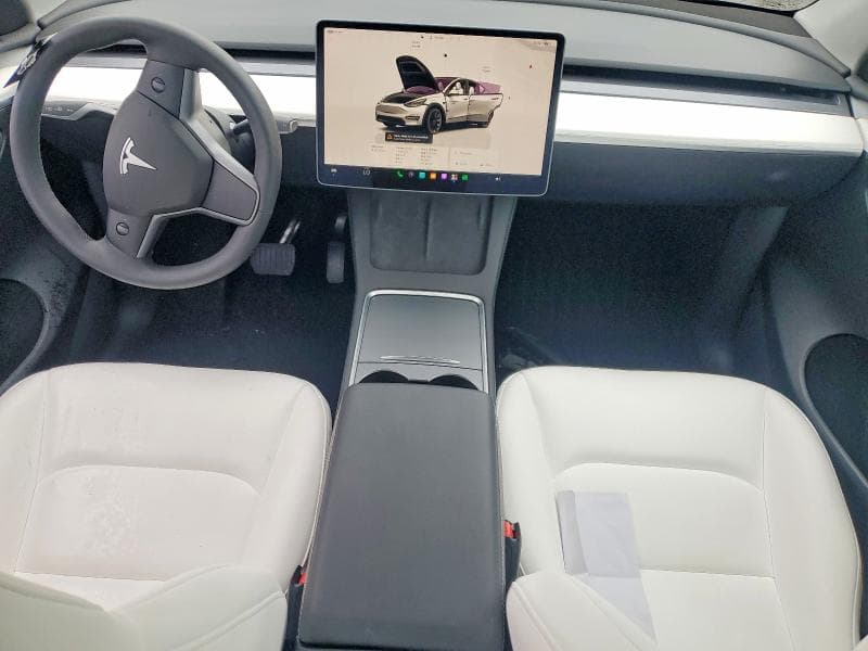 2025 TESLA MODEL Y 8