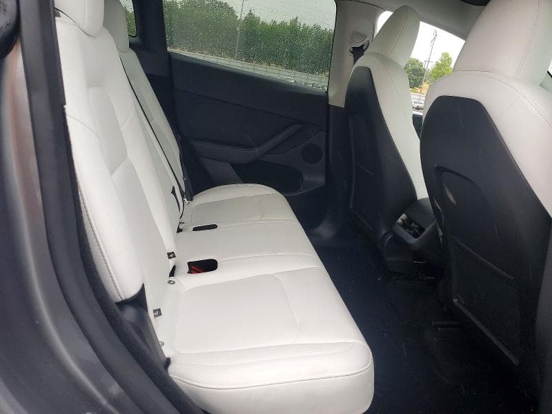 2025 TESLA MODEL Y 10