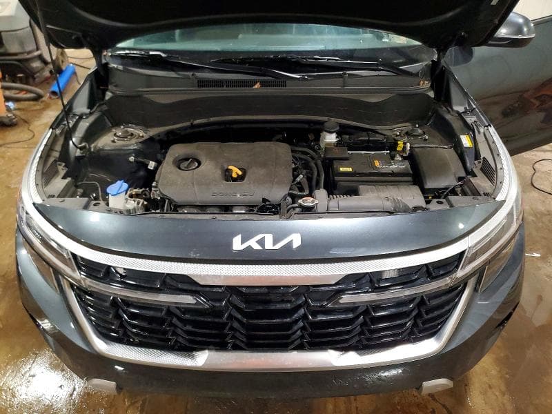 2025 KIA SELTOS S S 11