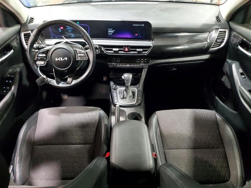 2025 KIA SELTOS S S 8