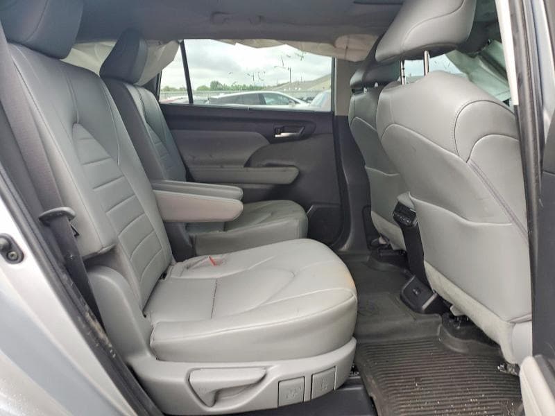 2022 TOYOTA HIGHLANDER XLE XLE 11