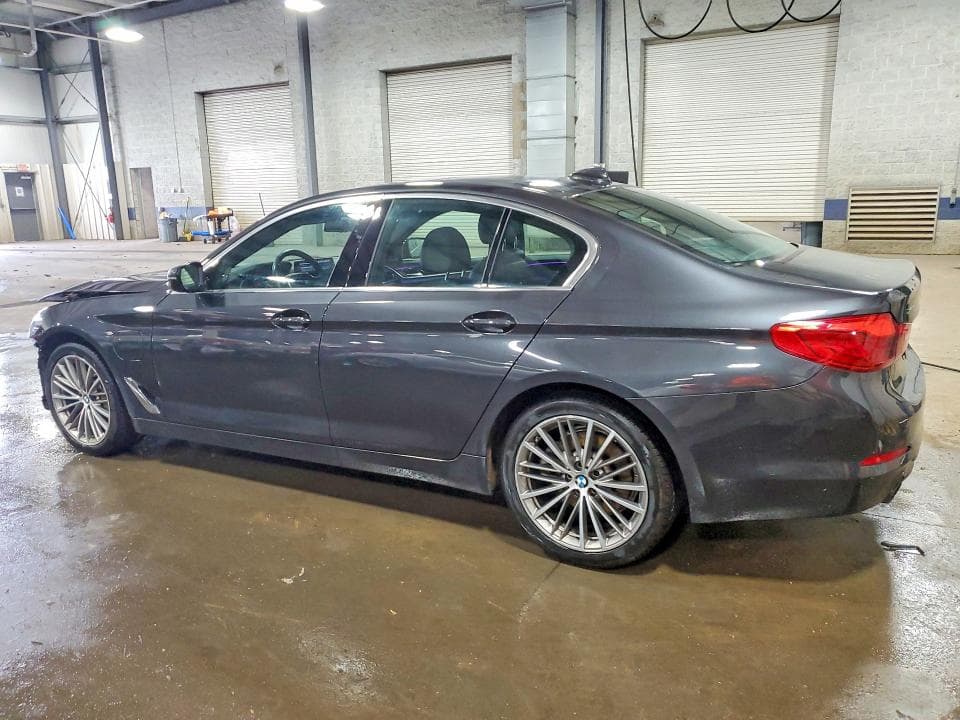 2020 BMW 530XE 2
