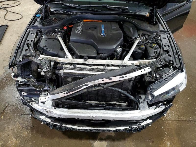 2020 BMW 530XE 11