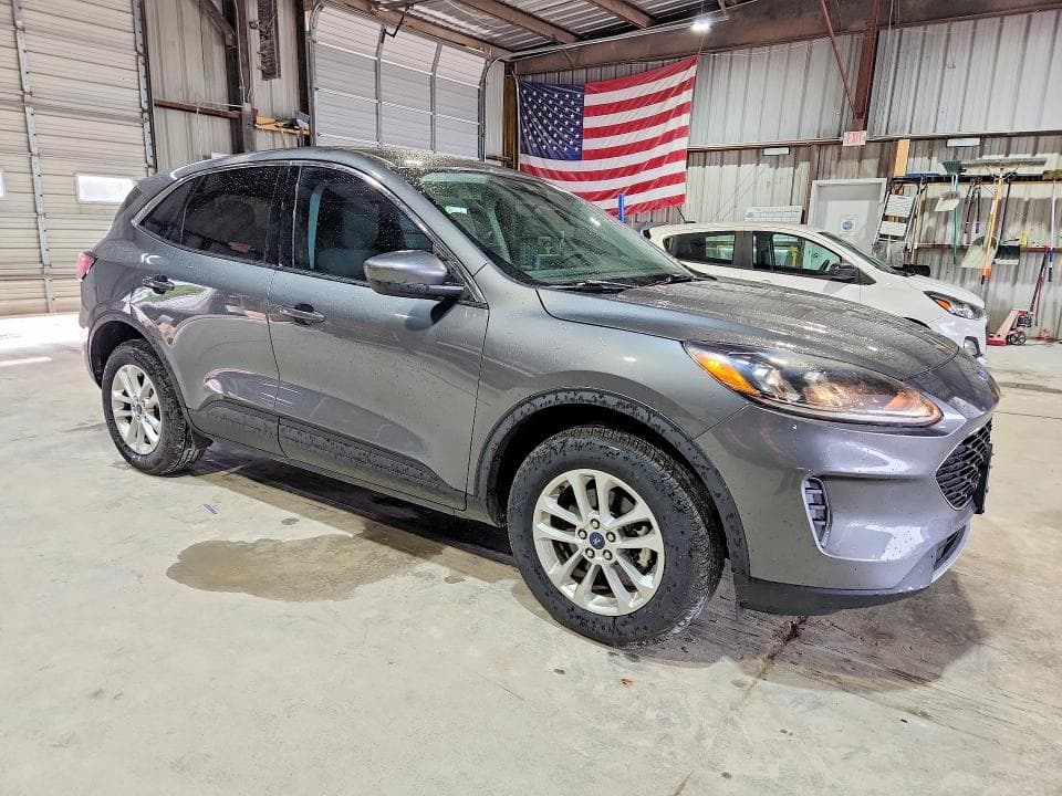 2021 FORD ESCAPE SE 4