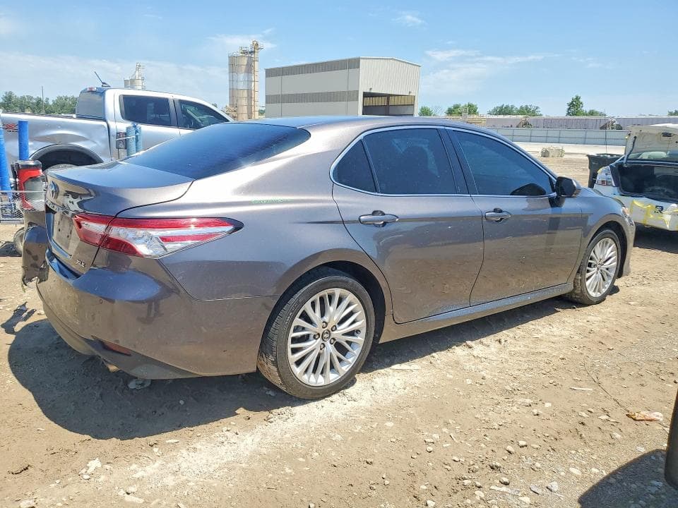 2018 TOYOTA CAMRY XLE XLE 3