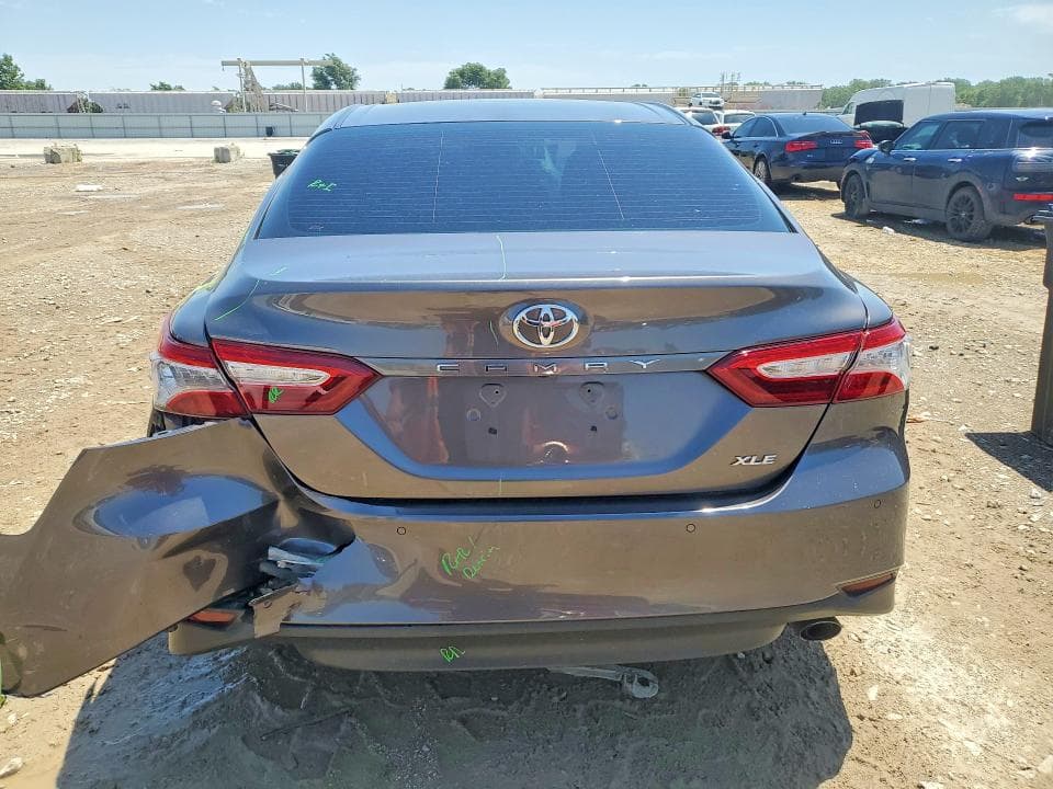 2018 TOYOTA CAMRY XLE XLE 6