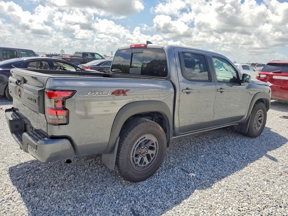 2025 NISSAN FRONTIER PRO-4X 3