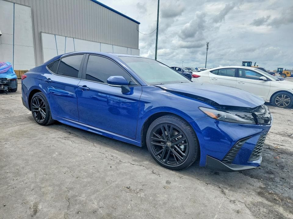 2026 TOYOTA CAMRY SE 4