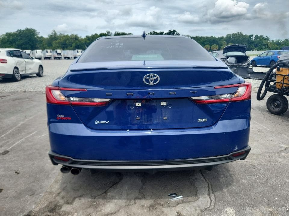 2026 TOYOTA CAMRY SE 6