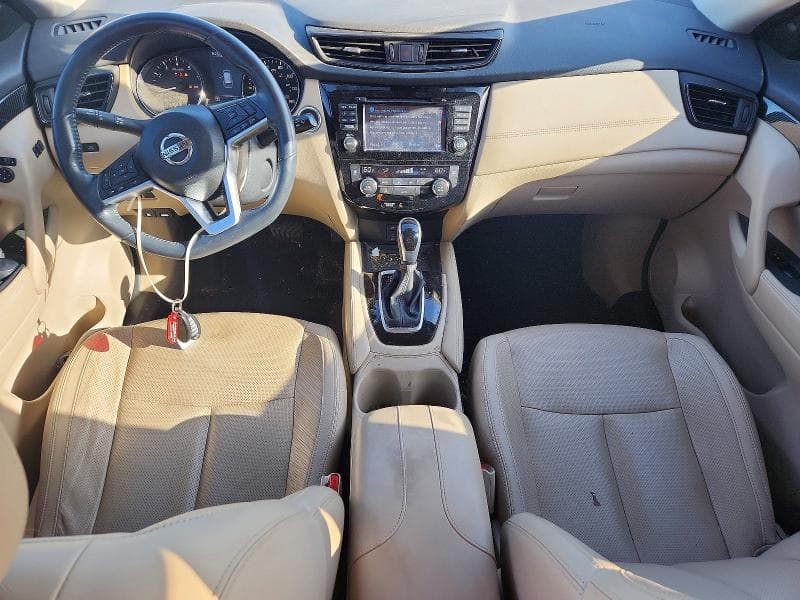 2017 NISSAN ROGUE SL 8