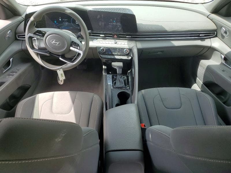 2024 HYUNDAI ELANTRA SEL 8
