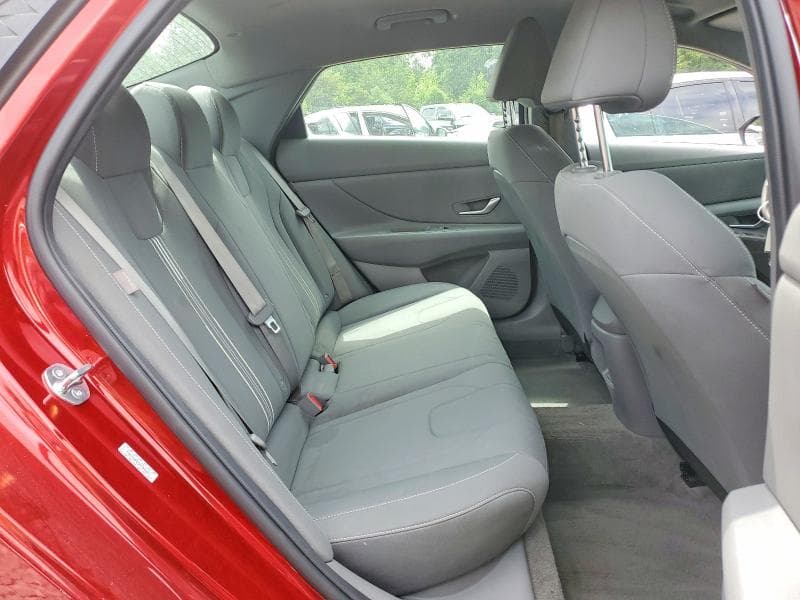 2024 HYUNDAI ELANTRA SEL 10