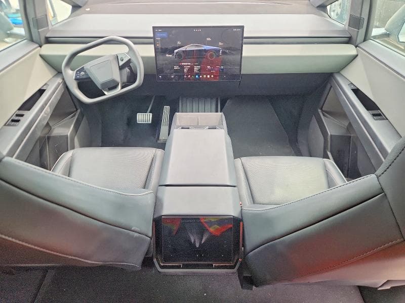 2024 TESLA CYBERTRUCK 8