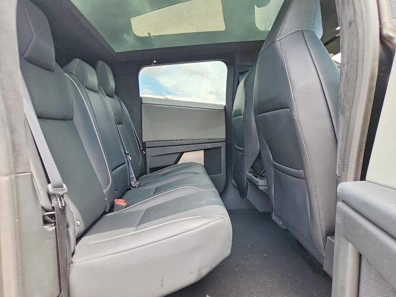 2024 TESLA CYBERTRUCK 10
