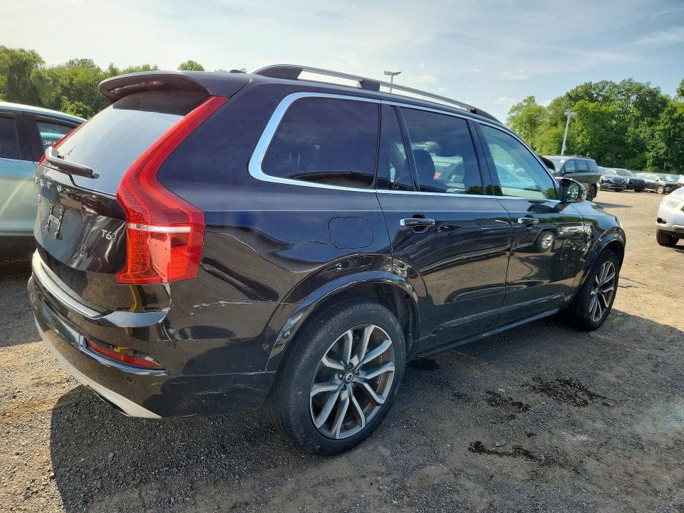 2017 VOLVO XC90 T6 3