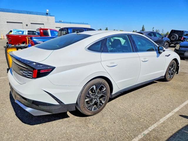 2025 HYUNDAI SONATA SEL 3